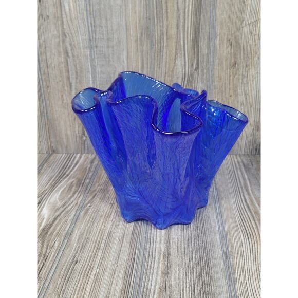 Vintage Large Handkerchief Vase Hadeland Norway Furu, Cobalt Blue Art Glass - Picture 2 of 5